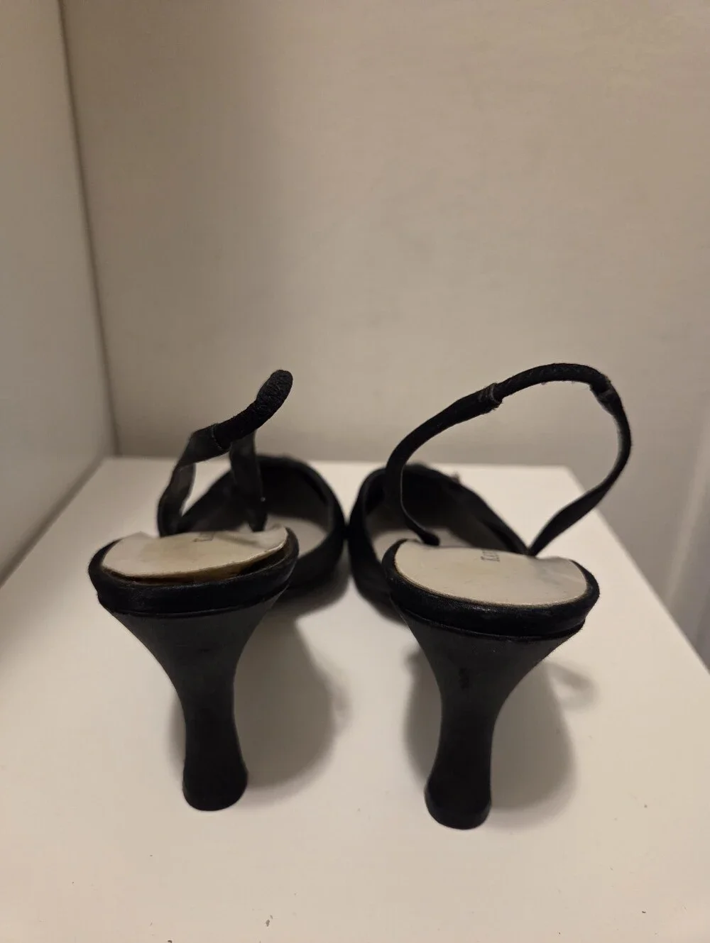 Karen Scott sleek pointed